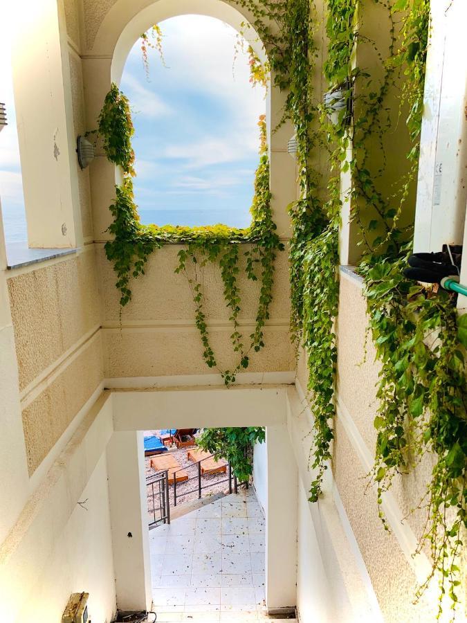 Sound Of The Sea Apartment スヴェティ・ステファン エクステリア 写真